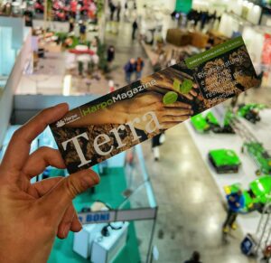 Scopri di più sull'articolo HarpoMagazine: in arrivo il nuovo numero “TERRA” dedicato alle risorse naturali e alle soluzioni sostenibili per la resilienza urbana